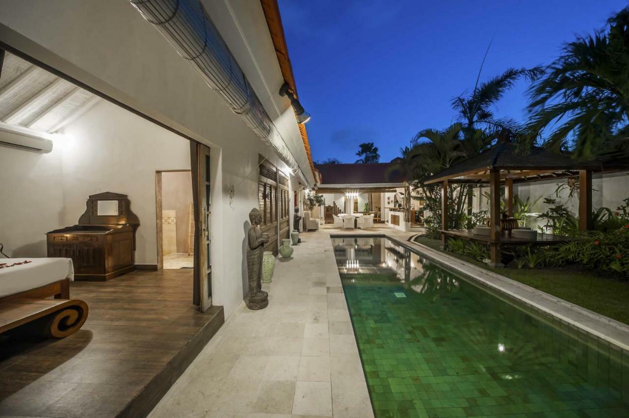 Coco Poco Villa Seminyak Exterior photo