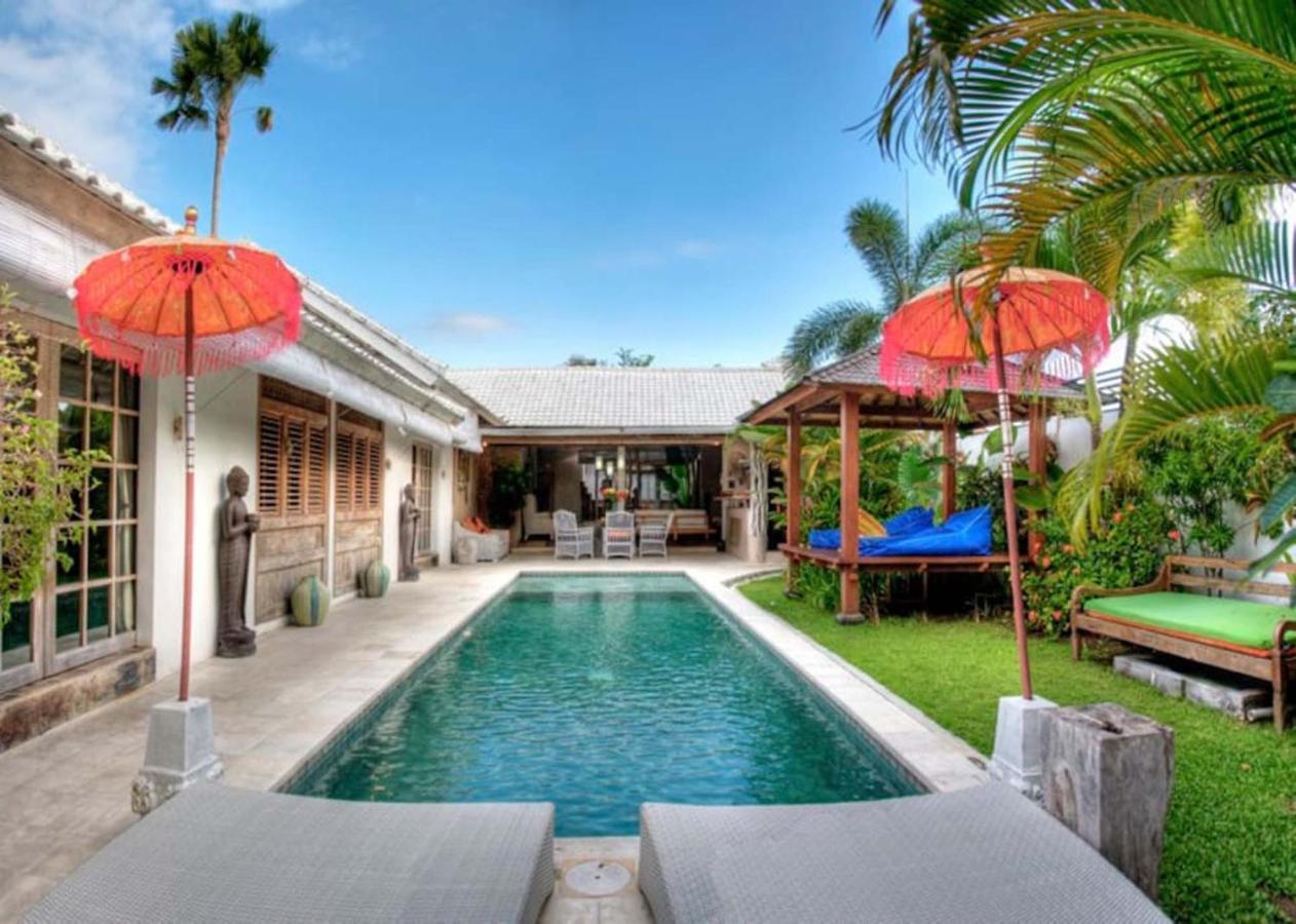 Coco Poco Villa Seminyak Exterior photo